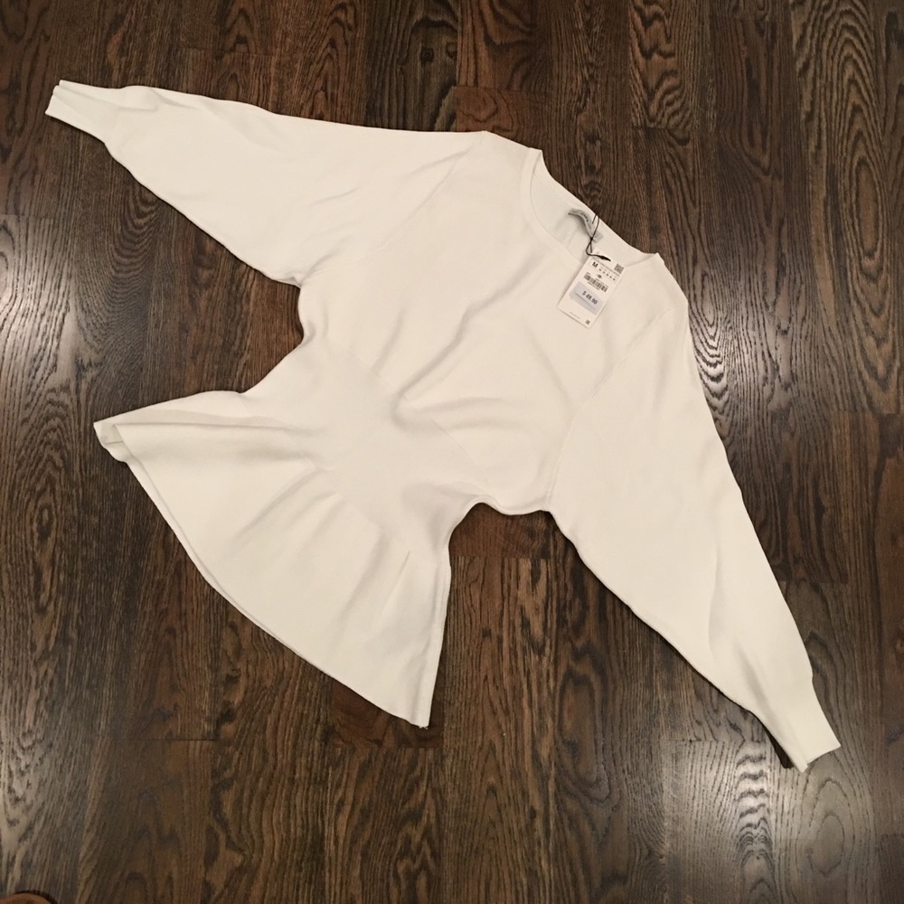 Zara white sweater size medium, new with tags